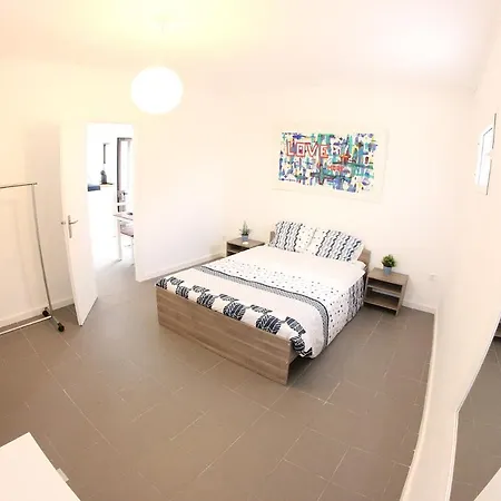 Local Surf House Iii 公寓