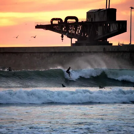 Local Surf House Iii * 马托西纽什